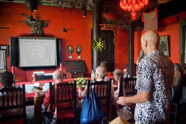 Balinese: Indonesian art lecture at Tugu Hotel Bali. Image by Artpreciation