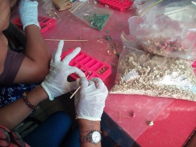 Inmates at Klungkung jail art making. Image courtesy M.L. Pavlovic