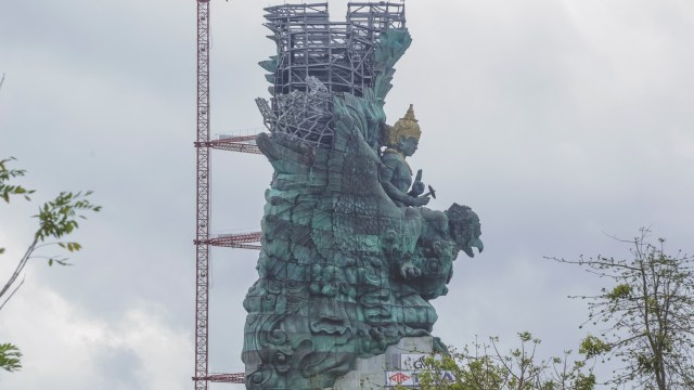 side elevation GWK statue - image courtesy PT. Siluet Nyoman Nuarta