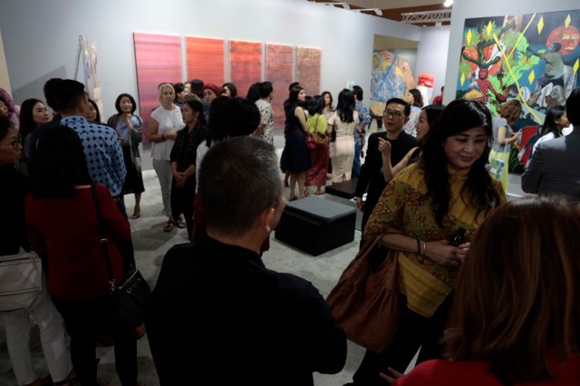 Art Jakarta enjoyed large audiences and strong sales during the fair the that ran 30 August - 1 September. Image coutesy of Art Jakarta