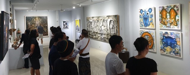 Opening of "Mahardika" group exhibition 19 October at TiTian Art Space, Nyuh Kunning, Ubud. Image Richard Horstman