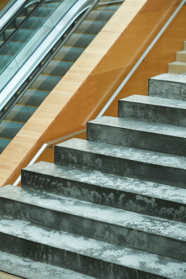 Black—Hut, Black—Hut, 2019 Boedi Widjaja Image courtesy of Boedi Widjaja & 2019 Singapore Biennale